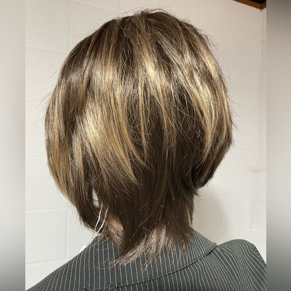 NWT short brown wig dimension pixie wig blonde lights approx 10” 130d weft cap - Picture 9 of 16